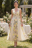 Abito midi floreale ricamato in tulle in Champagne a V-Neck