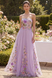 Abito floreale lungo ricamato in tulle lilla senza spalline