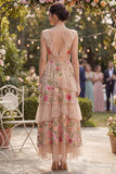 Blush con scollo a V in tulle ricamato a linee a A lungo abito floreale ricamato