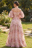 Abito floreale lungo a spalle con applichi in tulle rosa con spalle scoperte e maniche a sbuffo