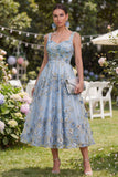 Abito midi floreale midi arricciati con appliqueti linea A in tulle blu