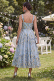 Abito midi floreale midi arricciati con appliqueti linea A in tulle blu