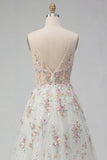 Abito da sposa lungo a linea bianca con paillettes e fiori 3D