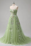 Vestito da cerimonia in tulle a linea a fila verde senza spalline ricamato