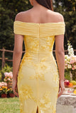 Abito maxi floreale giallo Pencil applique con spalla scoperta e spalla