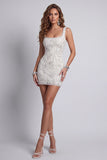Bianco scintillante con spalline spesse con perline vestito da cocktail corto e aderente