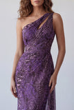 Abito elegante lungo in chiffon viola con una spalla e fascia