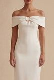 Abito di laurea bianco Sheath con spalle scoperte
