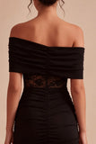 Mini vestito bodycon in pizzo nero a spalle scoperte