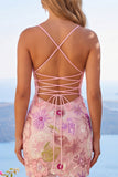 Vestito di cocktail con paillettes rosa scintillanti e con spalline