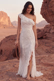 Abito da sposa boho con volant in pizzo avorio con una sola spalla