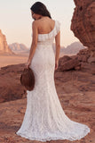 Abito da sposa boho con volant in pizzo avorio con una sola spalla