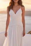 Abito da sposa da spiaggia in avorio con scollo a V e scollo a scorrimento con perle