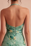 Abito cocktail mini bodycon floreale verde chiaro con collo a cappola