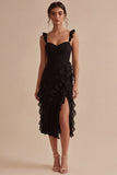 Abito elegante midi nero con spalle spesse e volant