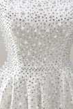 Abito bianco di perla a perle con perline e volant bianco senza spalline