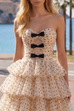 Abito di Homecoming a livelli a livelli con fiocco a punti neri a puntini A-Line Sweetheart