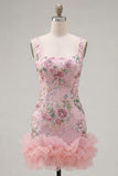 Abito rosa di Homecoming con paillettes floreali con scollo quadrato e volant