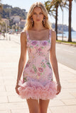 Abito rosa di Homecoming con paillettes floreali con scollo quadrato e volant