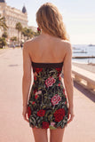 Abito di Homecoming nero color bodycon ricamato in rosa rossa senza spalline