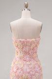 Vestito rosa corto bodycon corto a flore, senza spalline e con perline