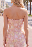 Vestito rosa corto bodycon corto a flore, senza spalline e con perline