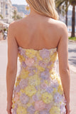 Vestito rosa corto bodycon corto a flore, senza spalline e con perline