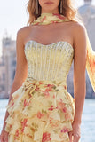 Corsetto A-Line Pink Sweetheart Abito di Homecoming a livelli floreale con perline e sciarpa al collo
