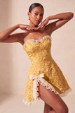 Sweetheart giallo jacquard a linea A con volant e vestito di ritorno a casa con fessura
