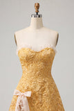 Sweetheart giallo jacquard a linea A con volant e vestito di ritorno a casa con fessura