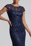 Abito midi di sirena blu navy con scollo rotondo e maniche a cappuccio