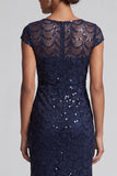 Abito midi di sirena blu navy con scollo rotondo e maniche a cappuccio