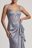 Corsetto di sirena bianca con paillettes arricciate Abito madre della sposa con volant