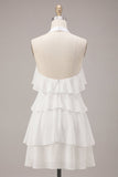 Abito bianco piccolo a fiori in chiffon con scollo a collo a A e volant