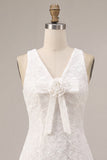 Abito bianco a A-Line con scollo a V e fiore 3D