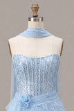 Corsetto azzurro cielo con paillettes a livelli Abito senza spalline senza spalline con sciarpa al collo