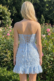 Abito di Homecoming con spalline blu chiaro, senza spalline e con perline, con perline e pizzo sulla schiena