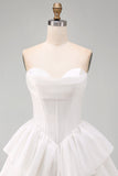 Sweetheart Abito corsetto bianco a linee a livelli corto da fine fine