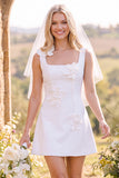 Abito da sposa mini elopement bianco a linea quadrata a scollo quadrato senza maniche con fiori 3D