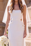 Abito da sposa maxi elopement con sagoma quadrata e scollo quadrato bianco con fiore 3D