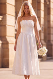 Abito da sposa elopement bianco piegato a A-Line A-Line piegato e lungo, lungo il tè,