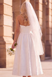 Abito da sposa elopement bianco piegato a A-Line A-Line piegato e lungo, lungo il tè,