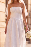 Abito da sposa elopement bianco piegato a A-Line A-Line piegato e lungo, lungo il tè,