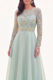 Abito floreale madre della sposa verde chiffon a linea battuta con maniche lunghe
