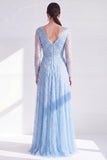 Abito lungo Mother of the Bride in linea viola scuro con scollo a V e maniche lunghe