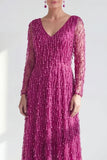 Abito lungo Mother of the Bride in linea viola scuro con scollo a V e maniche lunghe