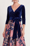 Abito Madre della Sposa Lungo Fiore Blu a A-Line Scollo a V con maniche a 3/4