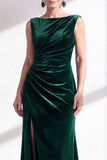 Abito Madre della Sposa lungo in velluto bateau scollo battuto verde scuro con largo scollo a sposa