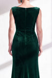 Abito Madre della Sposa lungo in velluto bateau scollo battuto verde scuro con largo scollo a sposa