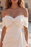 Abito da bridal shower con fiocco in avorio a spalle scoperte arricciata
